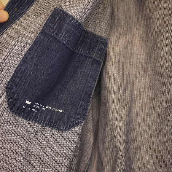 Levis Slim Fit Shirt - Picture 5 of 11